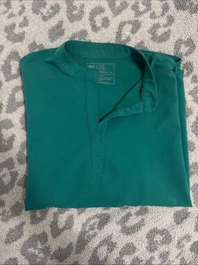 FIGS Hunter Green Rafaela top XL
